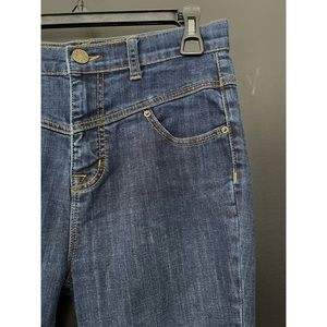 🖤 BDG High Rise Jean